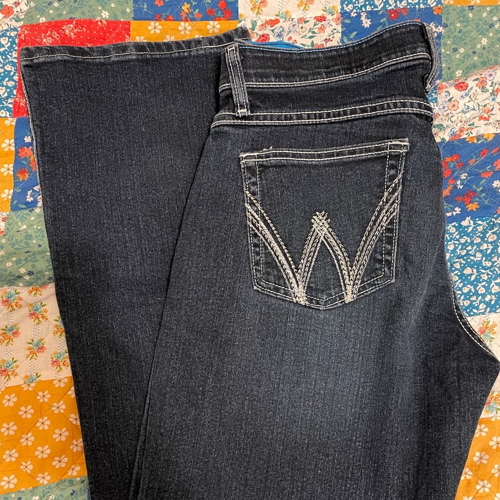 SOLD Wrangler Q-Baby Jeans 9/10 x 32